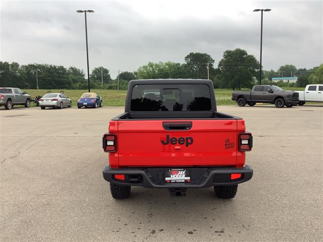 2025 Jeep Gladiator