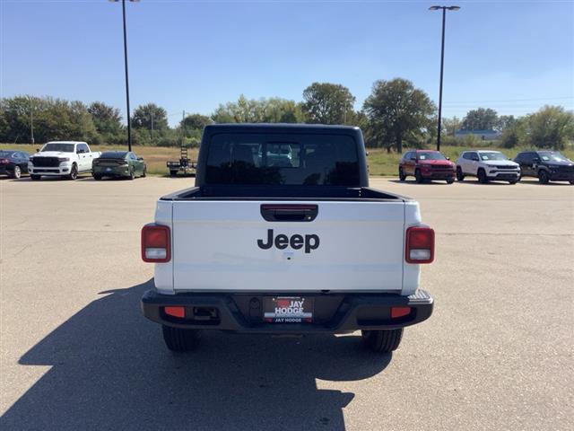 2025 Jeep Gladiator