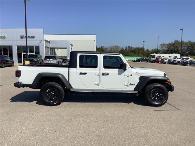2025 Jeep Gladiator