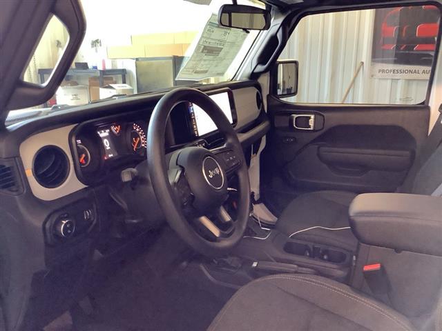 2025 Jeep Gladiator