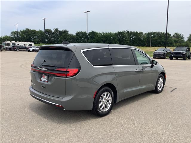 2025 Chrysler Pacifica