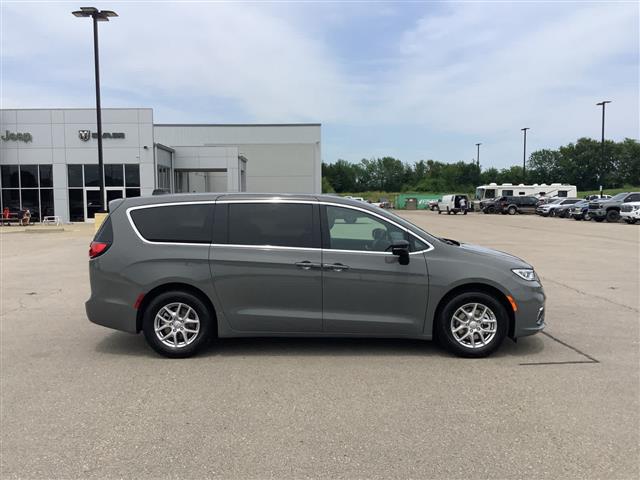 2025 Chrysler Pacifica