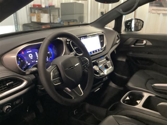 2025 Chrysler Pacifica