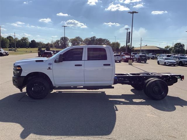 2026 Ram 3500 Chassis Cab
