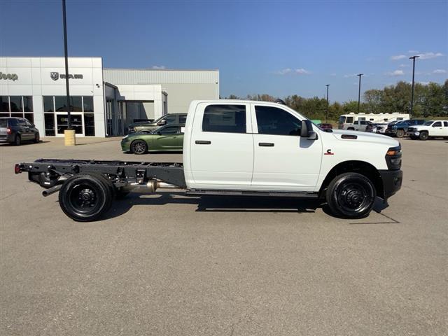 2026 Ram 3500 Chassis Cab