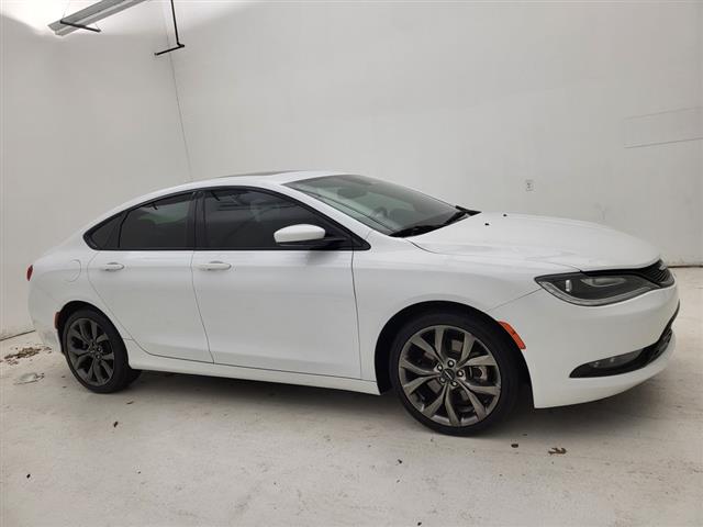 2016 Chrysler 200