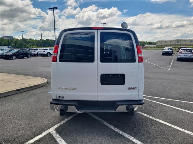 2023 GMC Savana Cargo Van