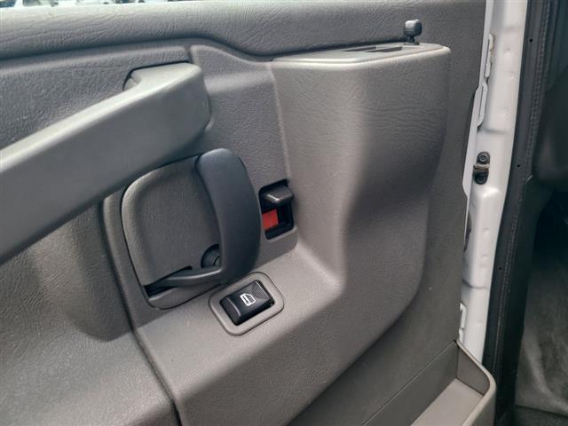 2023 GMC Savana Cargo Van