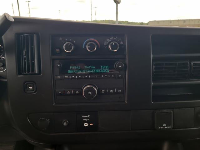 2023 GMC Savana Cargo Van