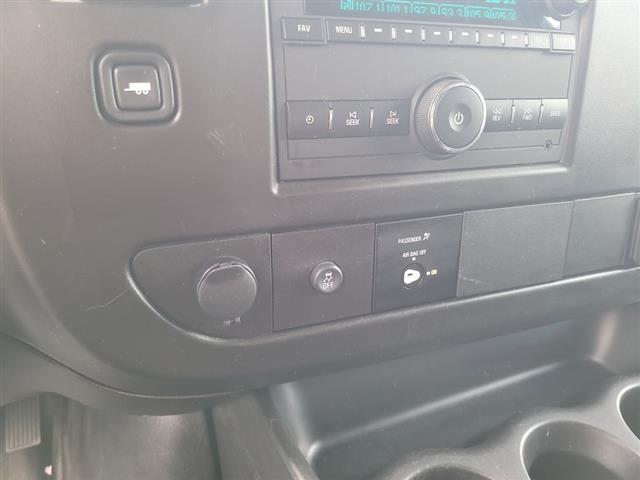 2023 GMC Savana Cargo Van