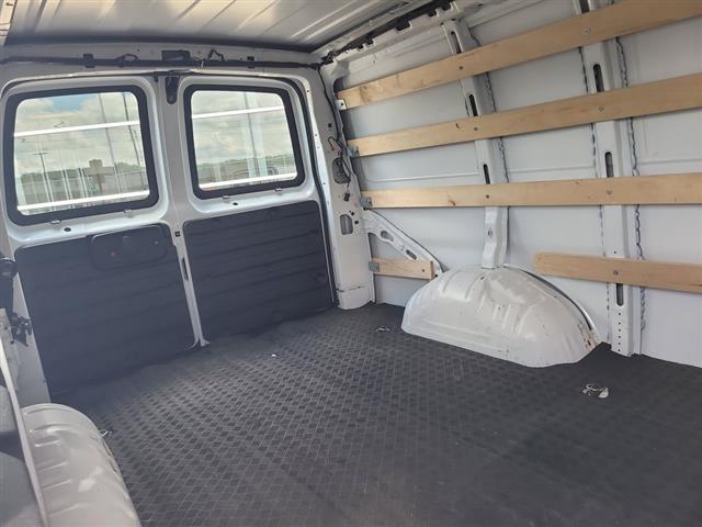 2023 GMC Savana Cargo Van