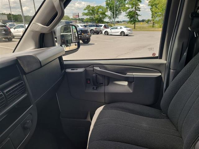 2023 GMC Savana Cargo Van