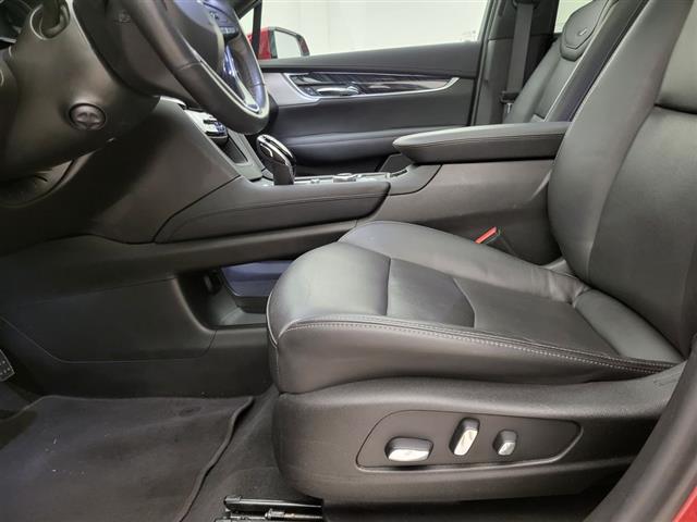 2024 Cadillac XT6
