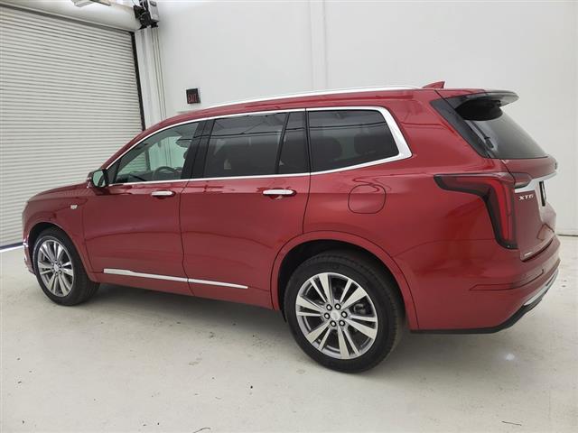 2024 Cadillac XT6