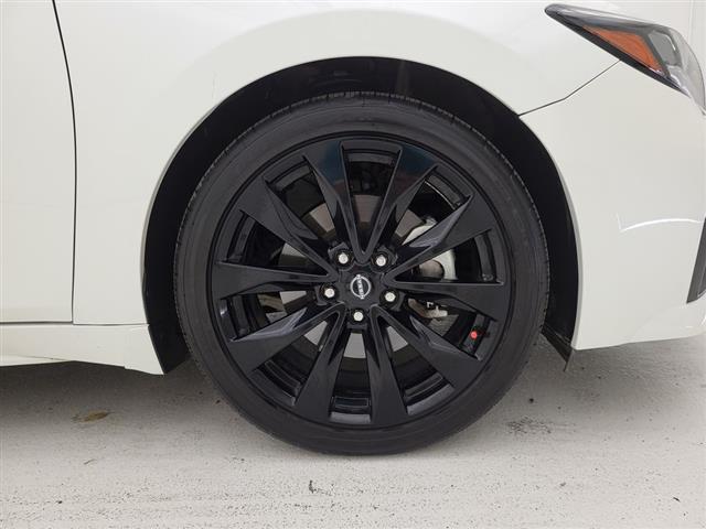 2023 Nissan Maxima