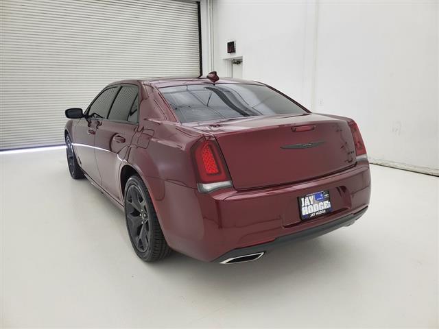 2023 Chrysler 300