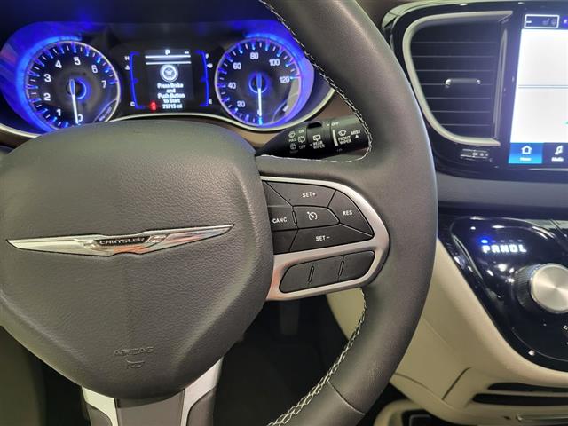 2024 Chrysler Voyager