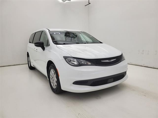 2024 Chrysler Voyager