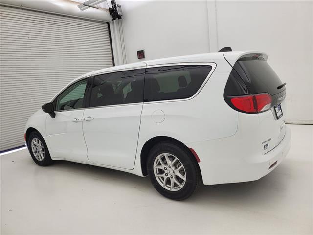 2024 Chrysler Voyager