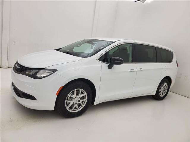 2024 Chrysler Voyager