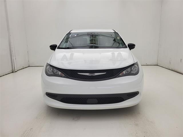 2024 Chrysler Voyager