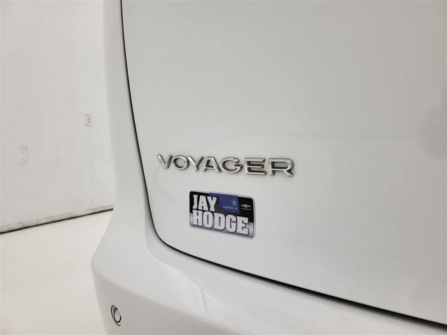 2024 Chrysler Voyager