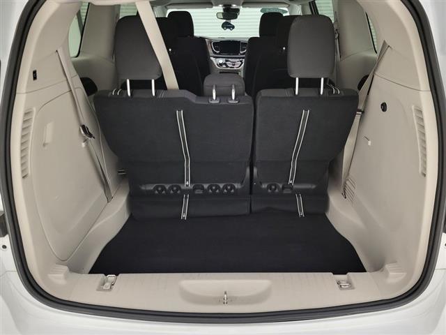 2024 Chrysler Voyager