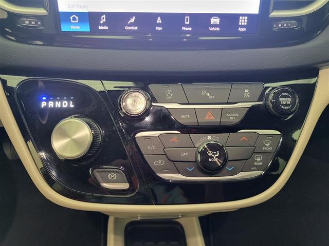 2024 Chrysler Voyager