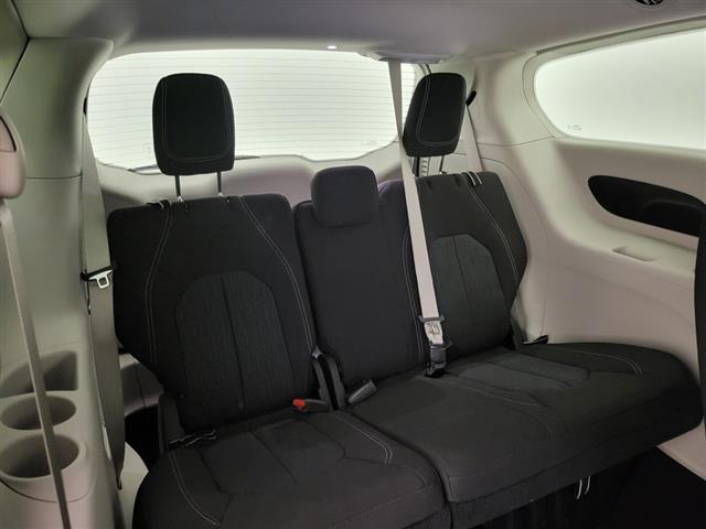 2024 Chrysler Voyager