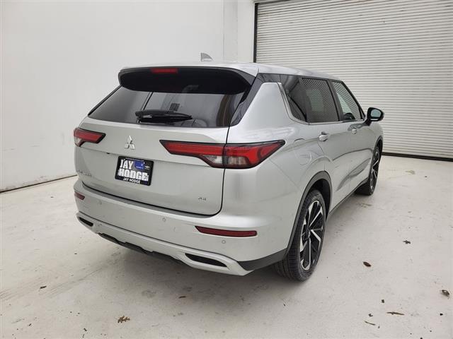 2024 Mitsubishi Outlander