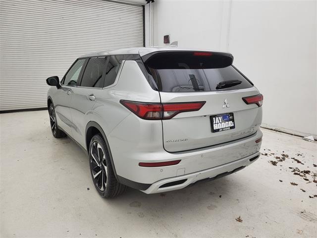 2024 Mitsubishi Outlander