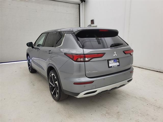 2024 Mitsubishi Outlander