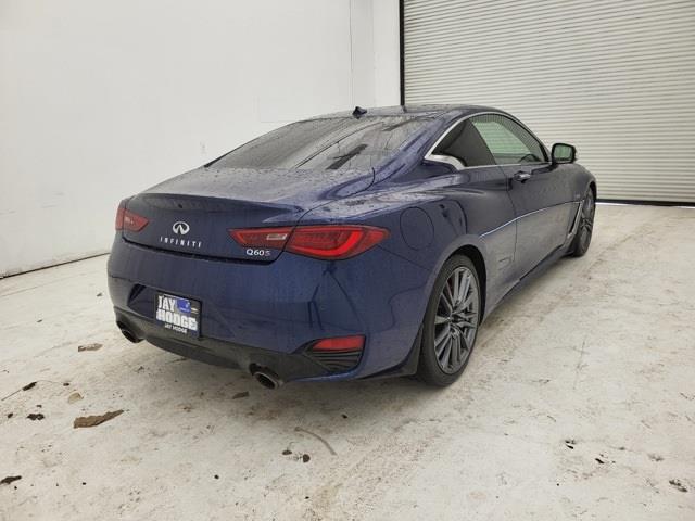 2017 INFINITI Q60