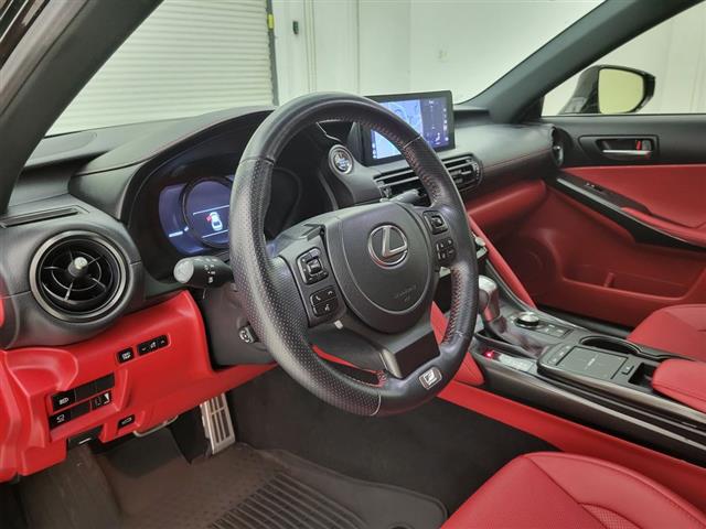 2023 Lexus IS