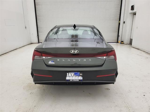 2024 Hyundai Elantra