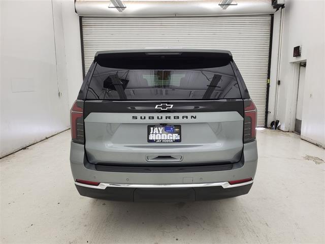 2025 Chevrolet Suburban