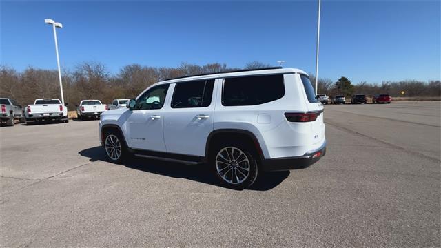 2022 Jeep Wagoneer