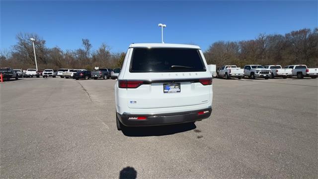 2022 Jeep Wagoneer