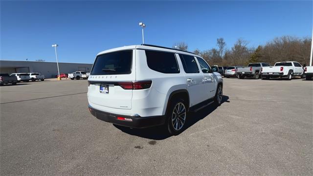 2022 Jeep Wagoneer