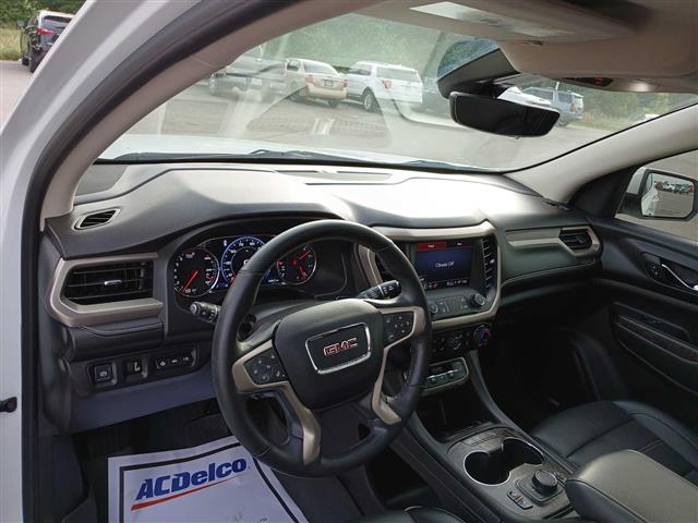 2023 GMC Acadia