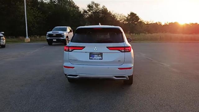 2024 Mitsubishi Outlander