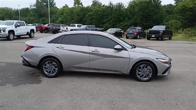 2024 Hyundai Elantra