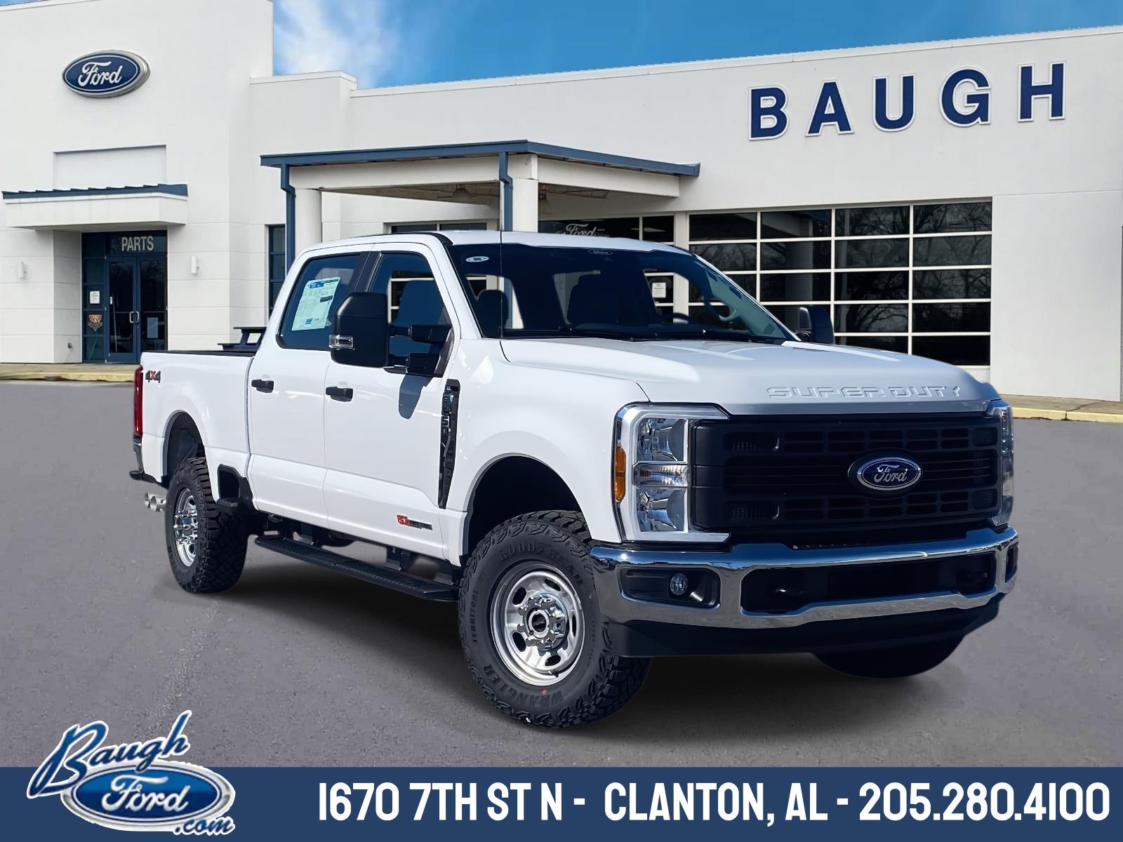 Oxford White 2026 Ford F-250 Super Duty XL Crew Cab 4WD Pickup Truck Four-Wheel Drive Manual