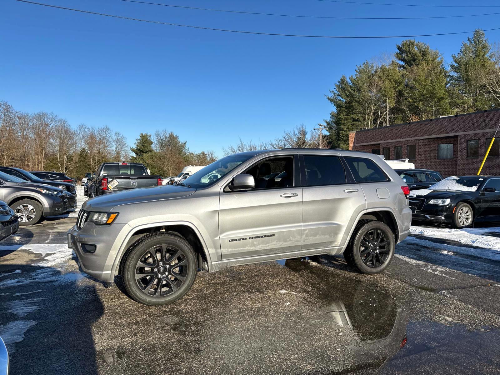 2019 Jeep Grand Cherokee Altitude's photo