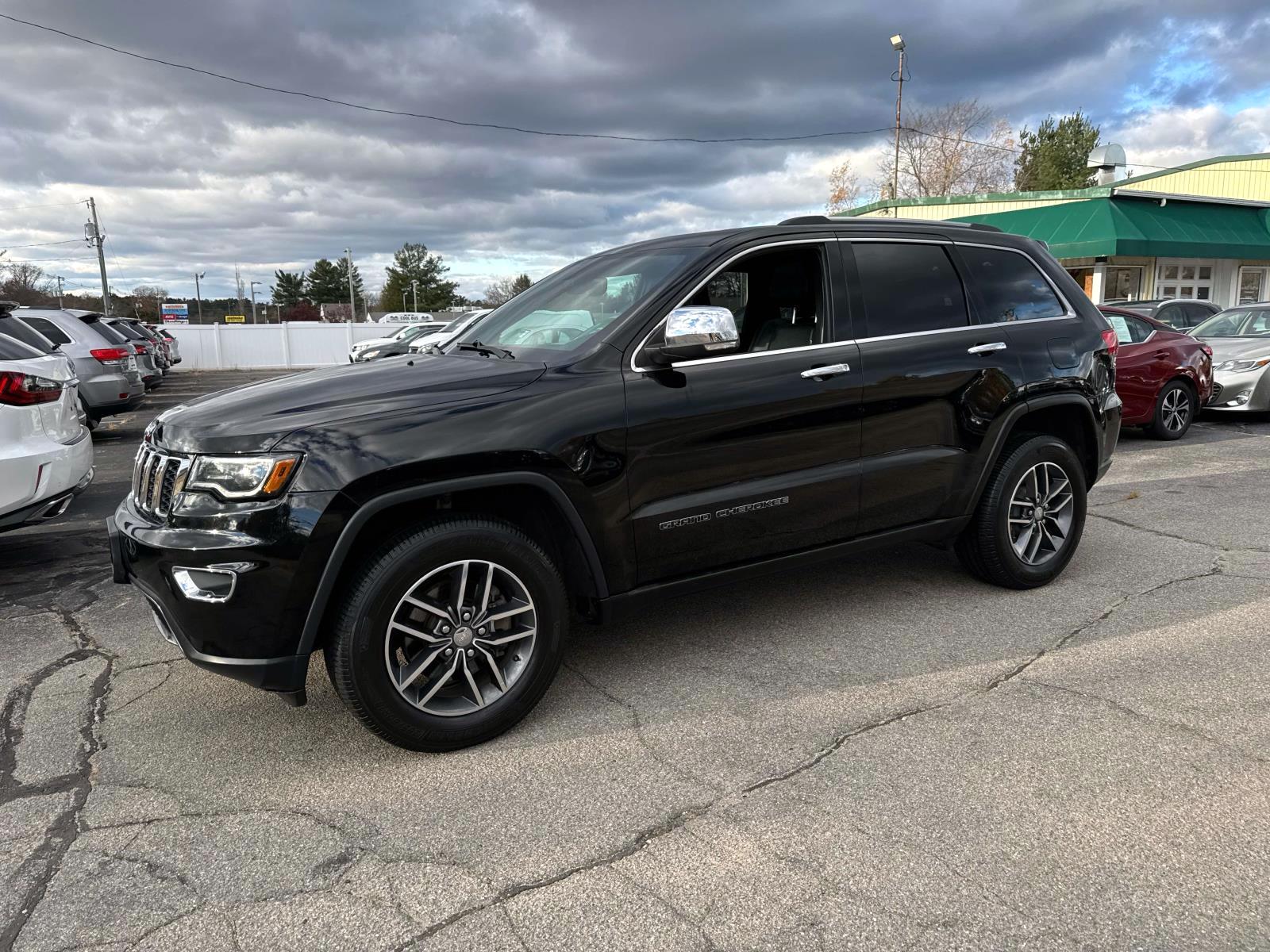 2017 Jeep Grand Cherokee Limited's photo