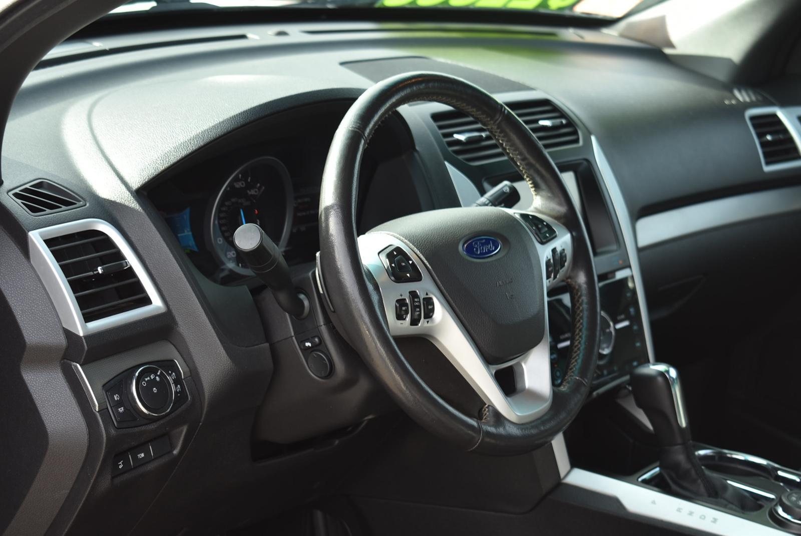 2015 Ford Explorer Sport - Photo 15