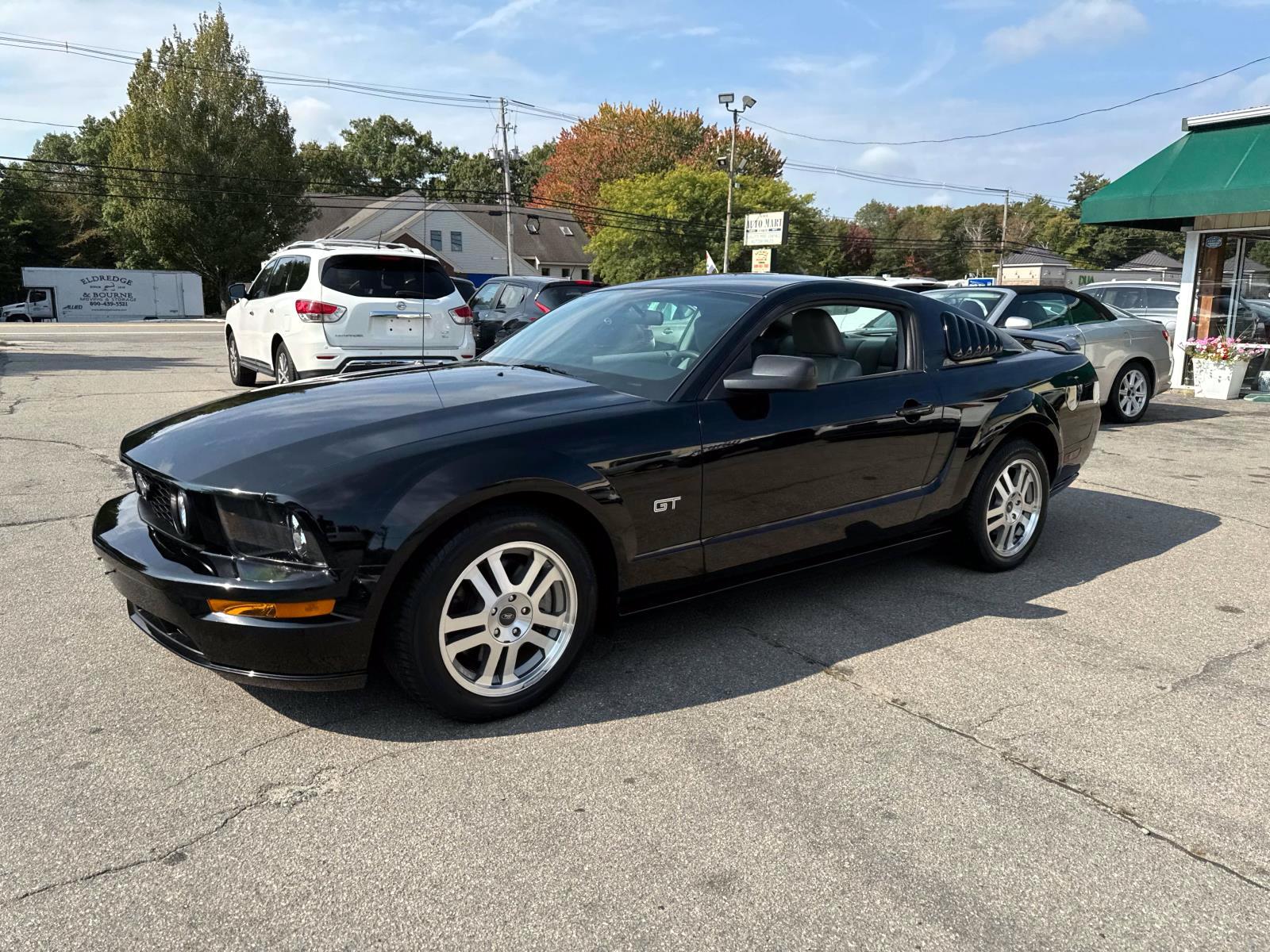 2005 Ford Mustang GT Deluxe