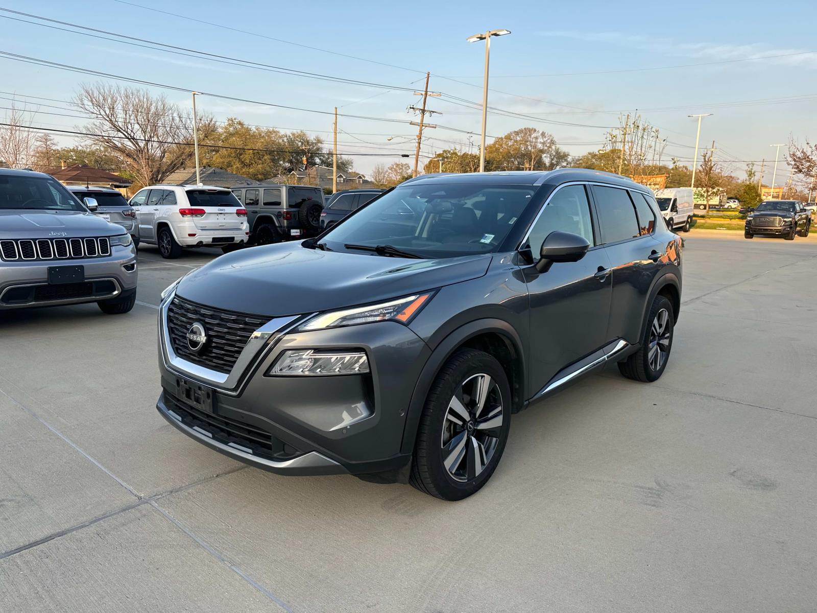 2023 Nissan Rogue AWD SL photo