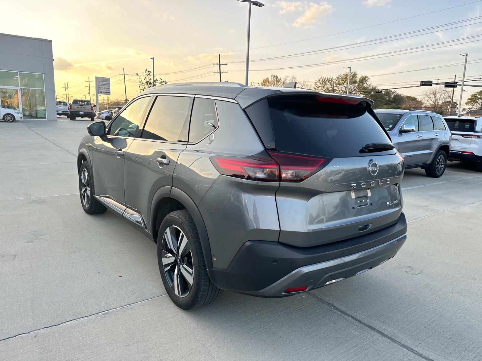 2023 Nissan Rogue AWD SL photo