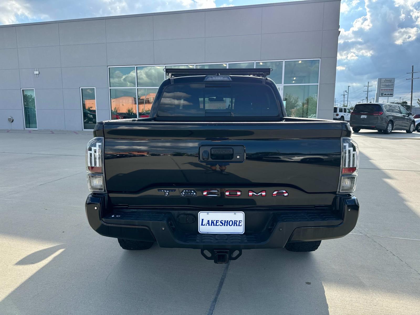 2017 Toyota Tacoma Limited Double Cab 5' Bed V6 4 photo